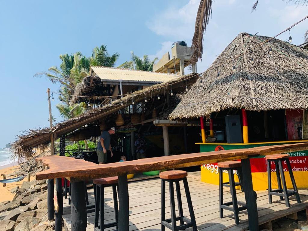 Backpack Beach Hostel & Reggae Bar Bussa エクステリア 写真
