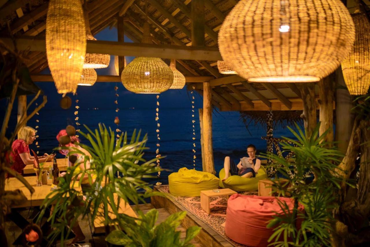 Backpack Beach Hostel & Reggae Bar Bussa エクステリア 写真