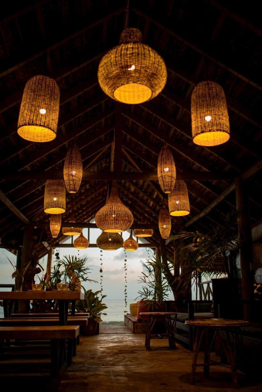 Backpack Beach Hostel & Reggae Bar Bussa エクステリア 写真
