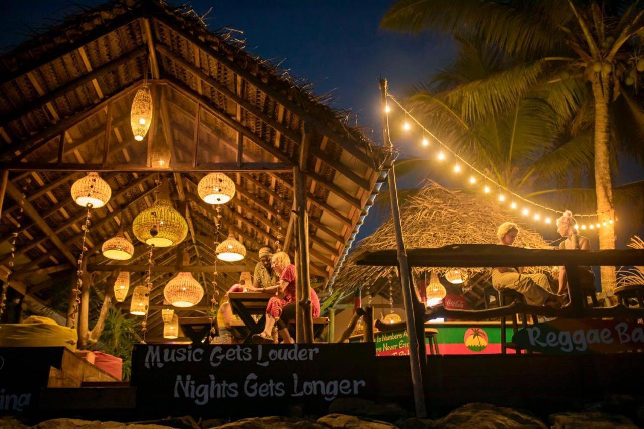 Backpack Beach Hostel & Reggae Bar Bussa エクステリア 写真