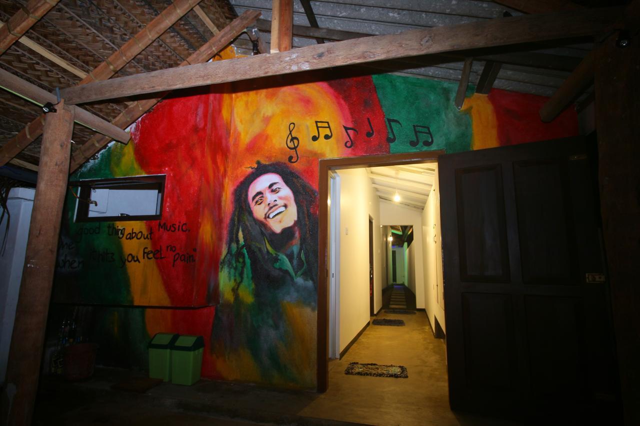 Backpack Beach Hostel & Reggae Bar Bussa エクステリア 写真